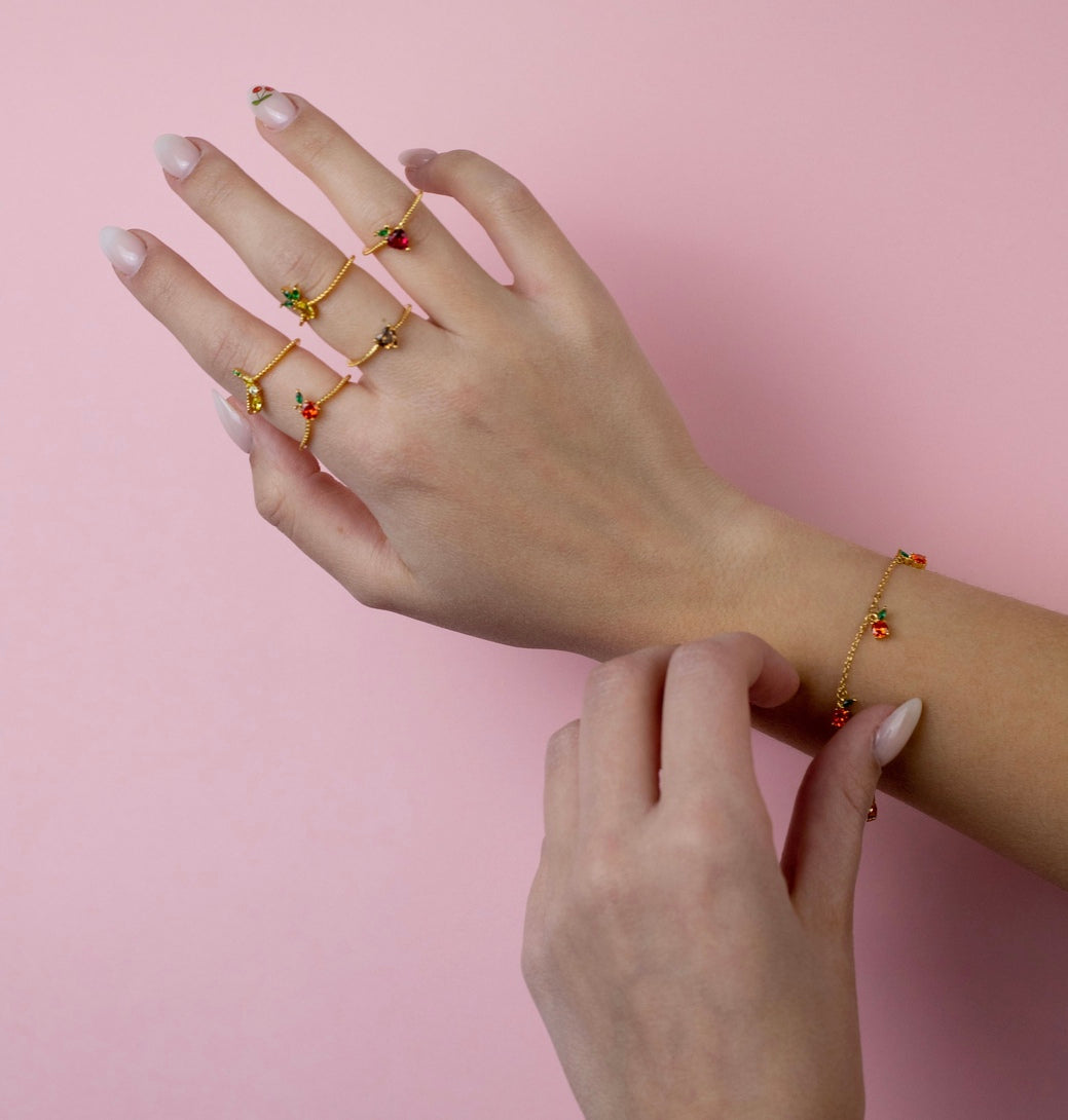 Come Prendersi Cura dei Gioielli con Frutta: Consigli per Farli Brillare più a Lungo!