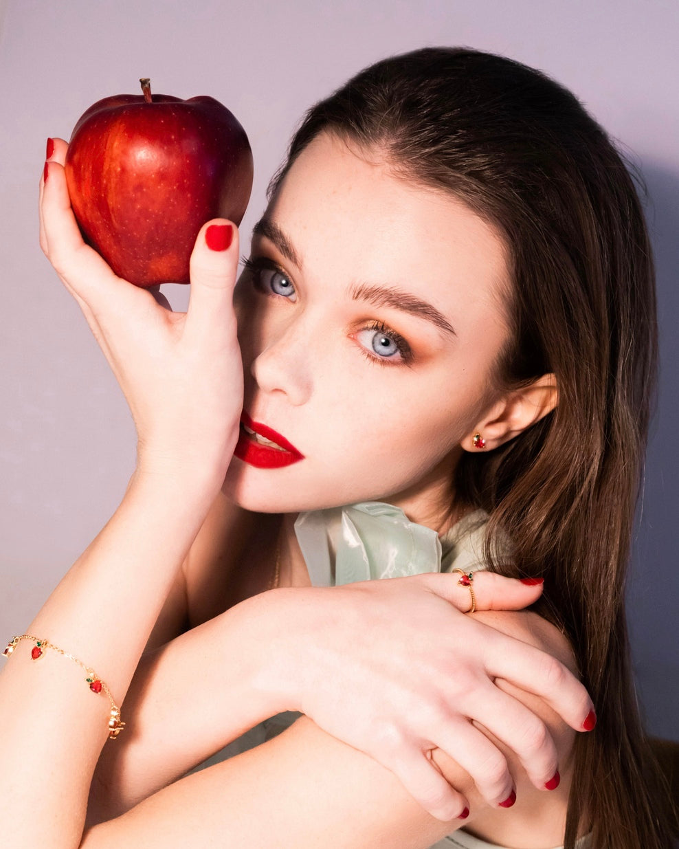 Gioielli con mela: simbolo di stile e dolcezza – guida alla scelta