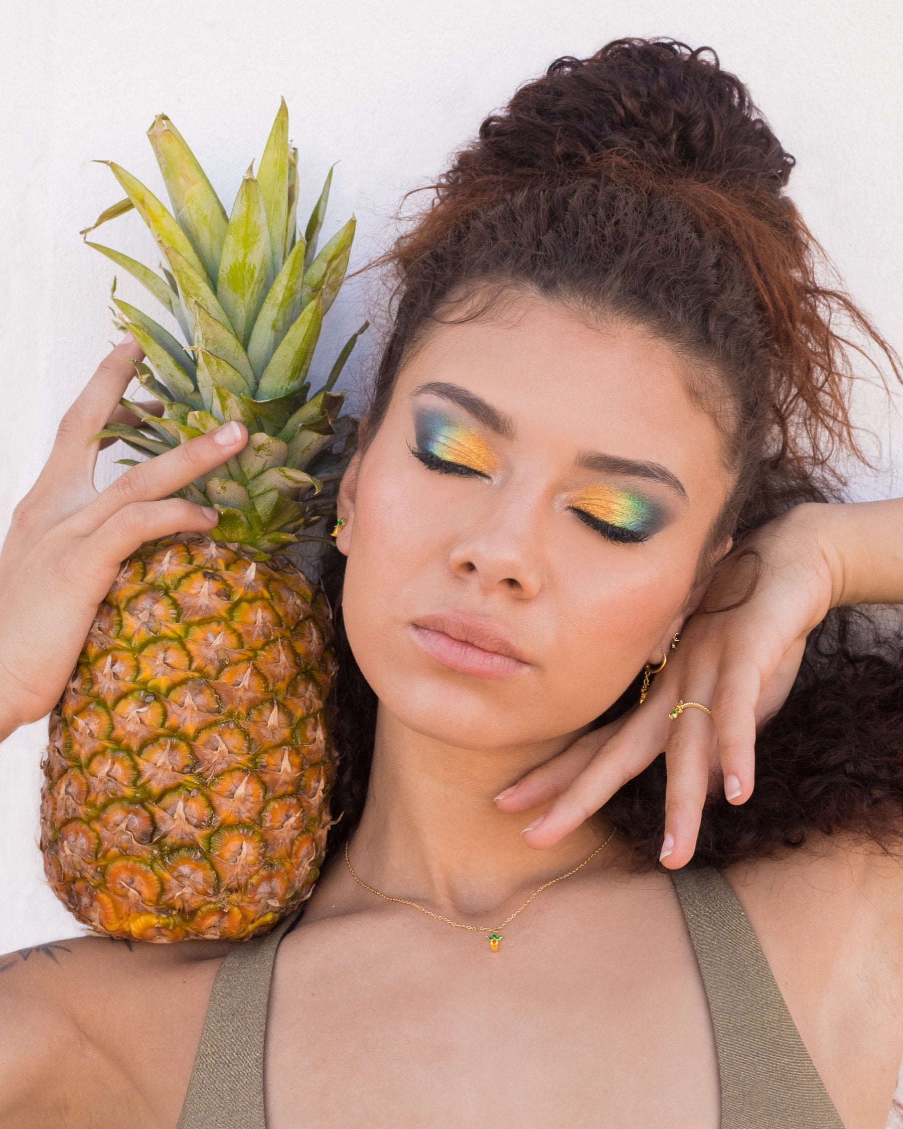 Collana pendente ananas in oro 18K – stile tropicale e raffinato